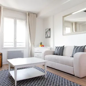 Private - Marais - Beaubourg Apartment